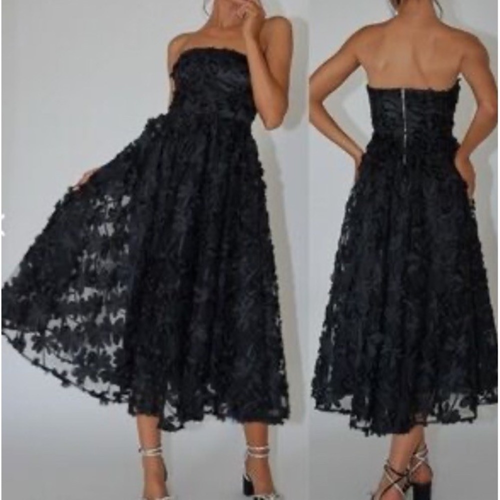Selfie Leslie Black Strapless Lace Midi Dress